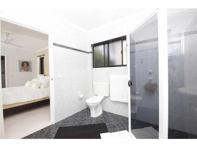 7 Woodlands Dr, Hallidays Point NSW 2430