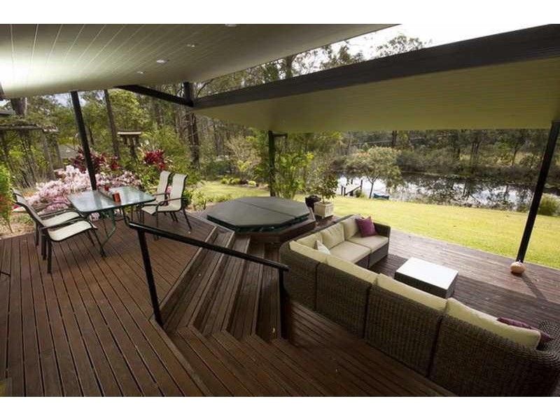 7 Woodlands Dr, Hallidays Point NSW 2430