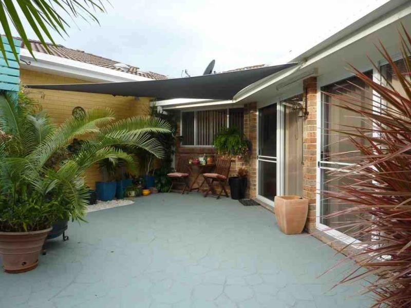 2/7  Akala Ave, Forster NSW 2428