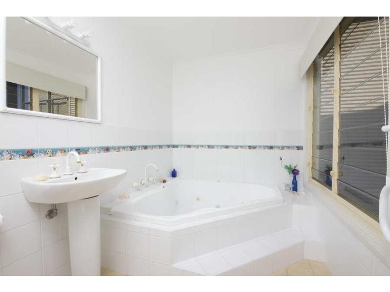 85  Green Point Dr, Green Point NSW 2428