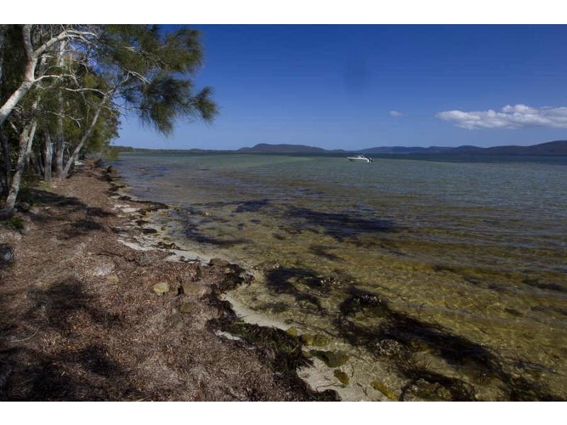 85  Green Point Dr, Green Point NSW 2428