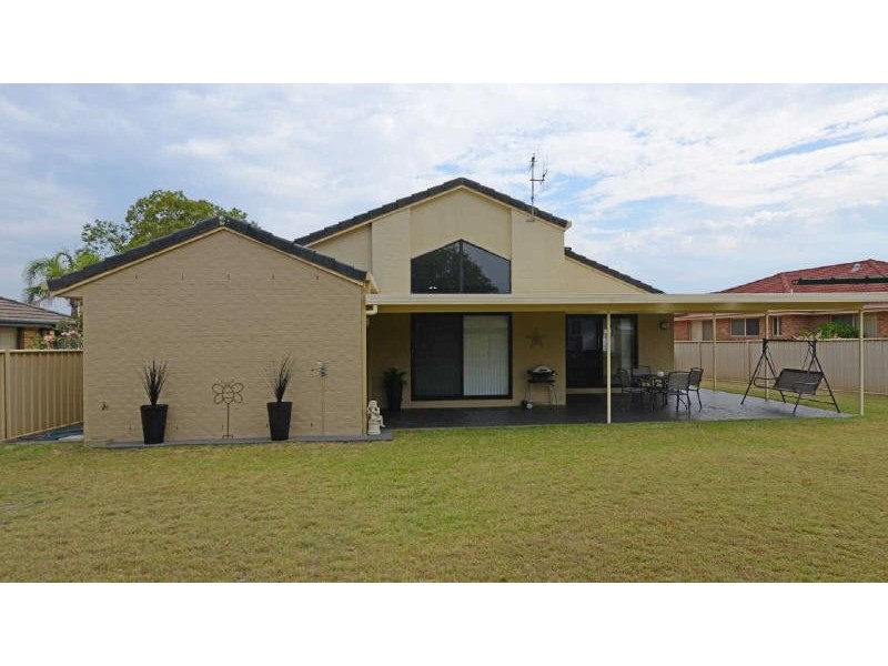 16 Robur Ct, Tuncurry NSW 2428