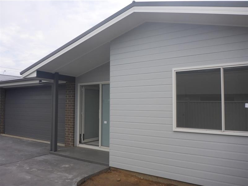 2/110 Macintosh St, Forster NSW 2428