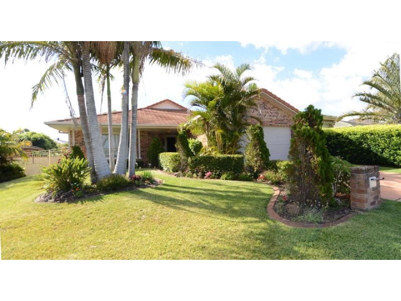 16 Akala Ave, Forster NSW 2428