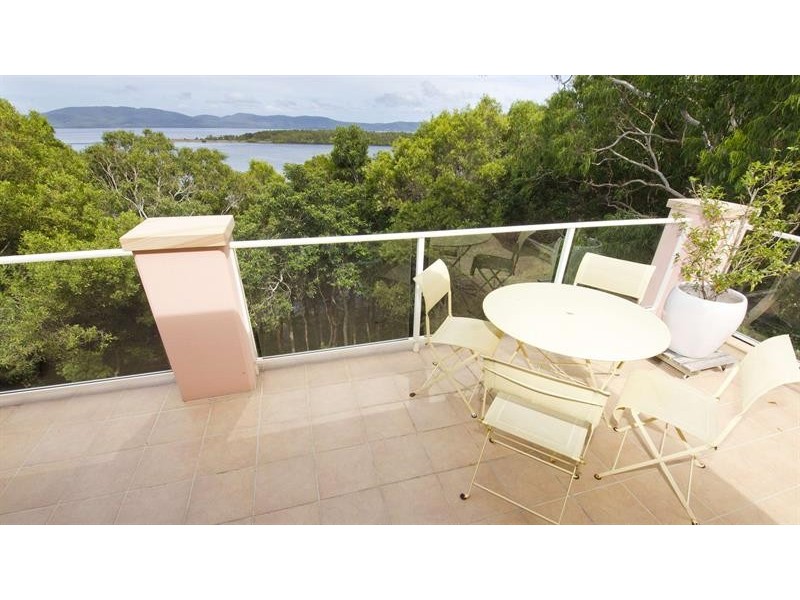 65 Green Point Dr, Green Point NSW 2428