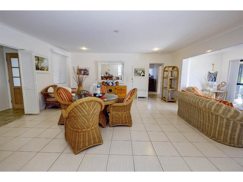8 Roebuck Key, Forster NSW 2428