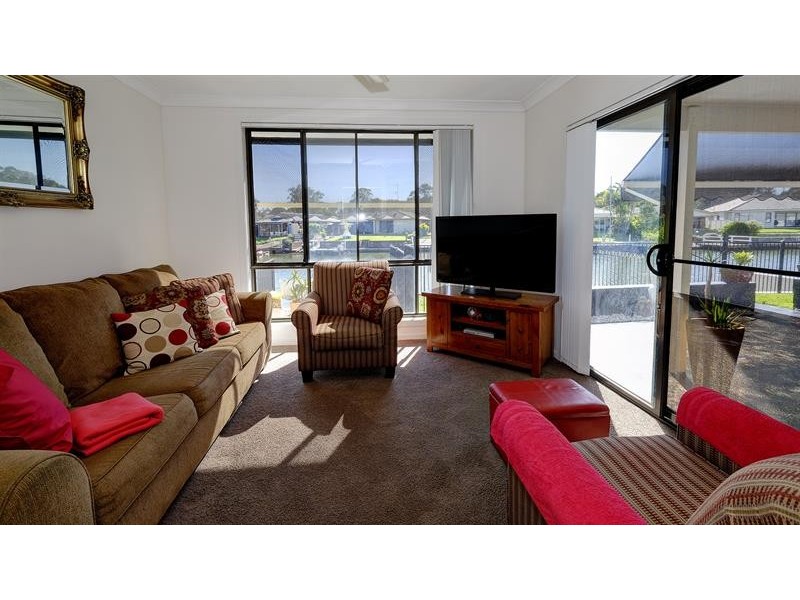 8 Roebuck Key, Forster NSW 2428