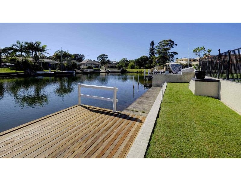 8 Roebuck Key, Forster NSW 2428