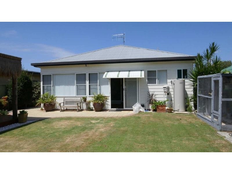 80  Bent St, Tuncurry NSW 2428