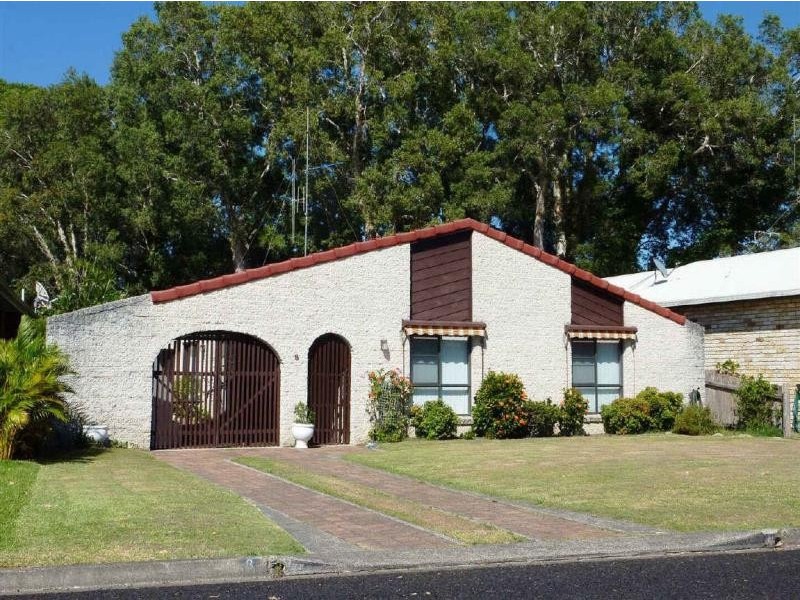 8  Guy Ave, Forster NSW 2428