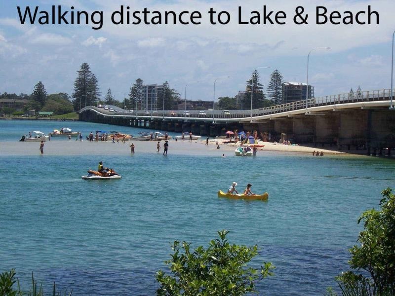 2/20  Helen St, Forster NSW 2428