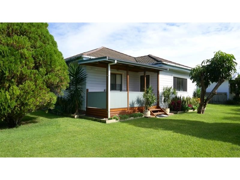 9 Kent St, Tuncurry NSW 2428