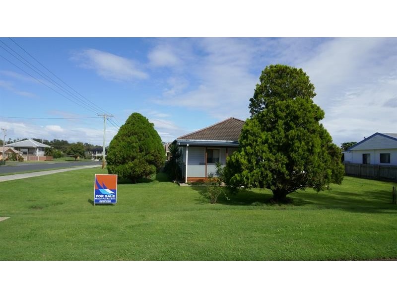 9 Kent St, Tuncurry NSW 2428