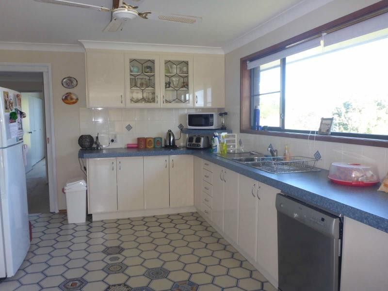 81  Lakeview Cres, Forster NSW 2428