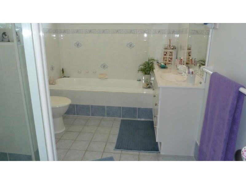 2/4  Inaja Pl, Forster NSW 2428