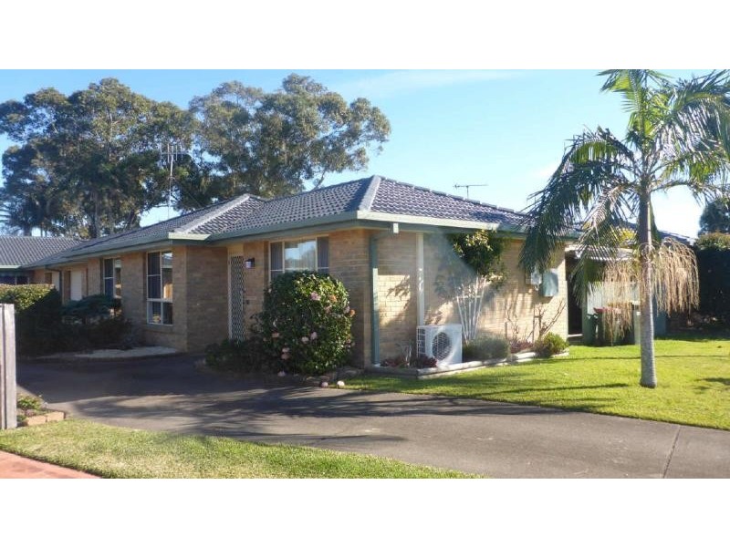 1/8  Mayfair Pl, Forster NSW 2428
