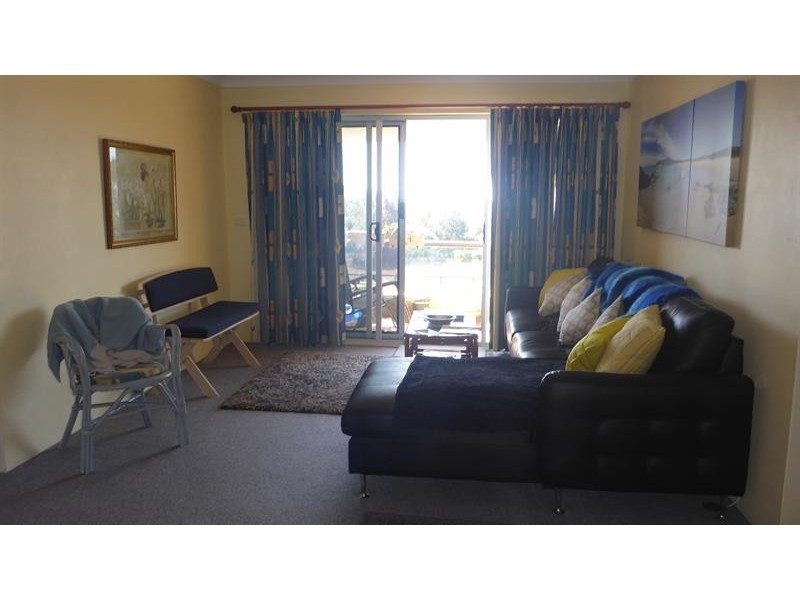 4/94  “Seaspray” Head St, Forster NSW 2428