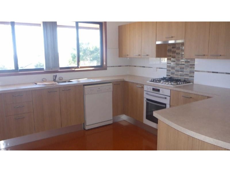 17  Bundacree Pl, Forster NSW 2428