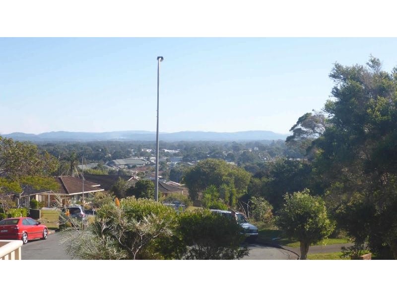 17  Bundacree Pl, Forster NSW 2428