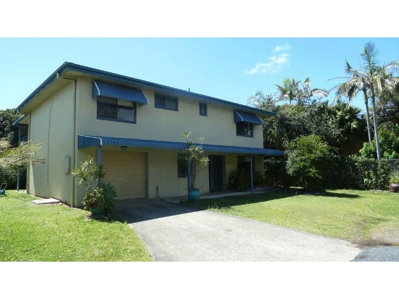 4 Burrawong Pl, Forster NSW 2428