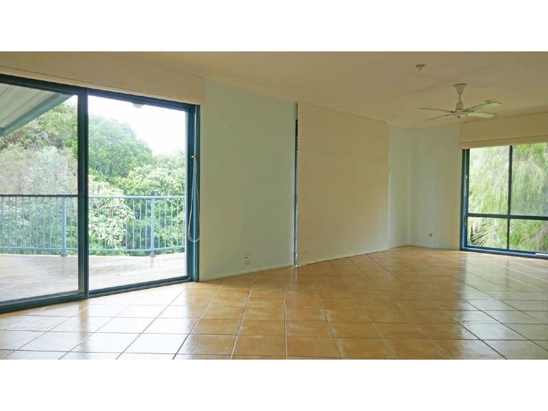 4 Burrawong Pl, Forster NSW 2428