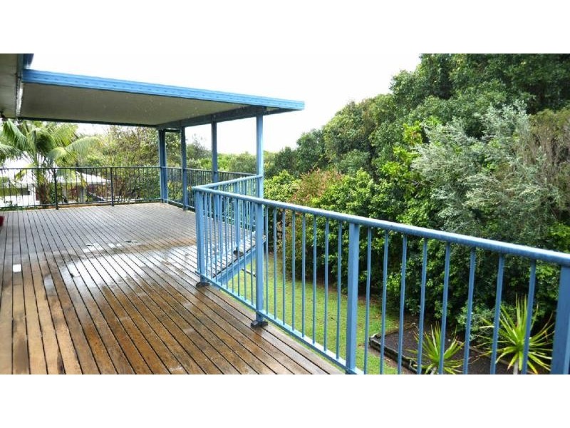 4 Burrawong Pl, Forster NSW 2428