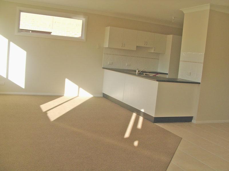 4/28 Churchill Cct, Hamilton South NSW 2303