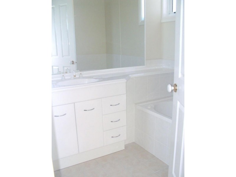 4/28 Churchill Cct, Hamilton South NSW 2303