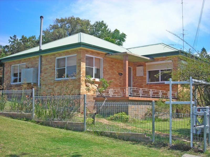 2 Edward St, Charlestown NSW 2290