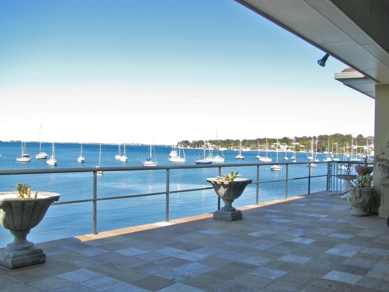 10 Moore  St, Toronto NSW 2283