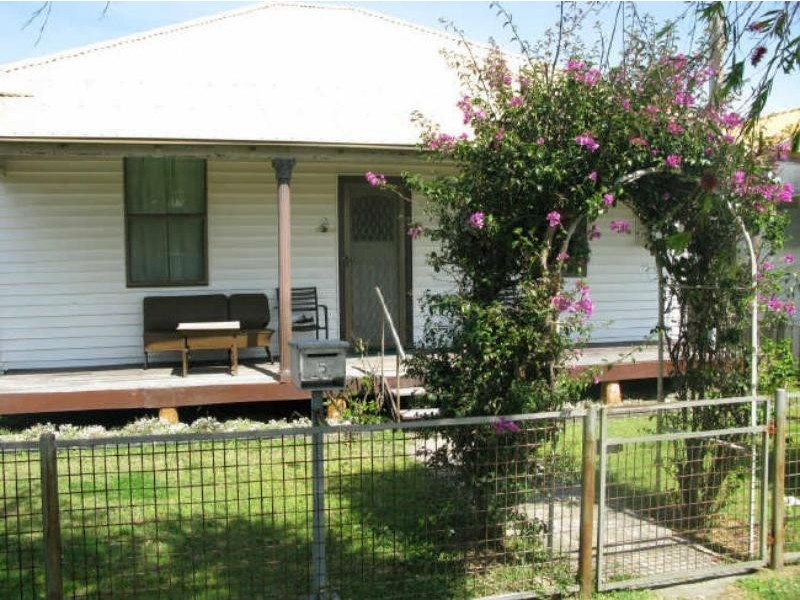 5 Beach St, Belmont NSW 2280