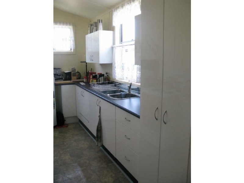 5 Beach St, Belmont NSW 2280