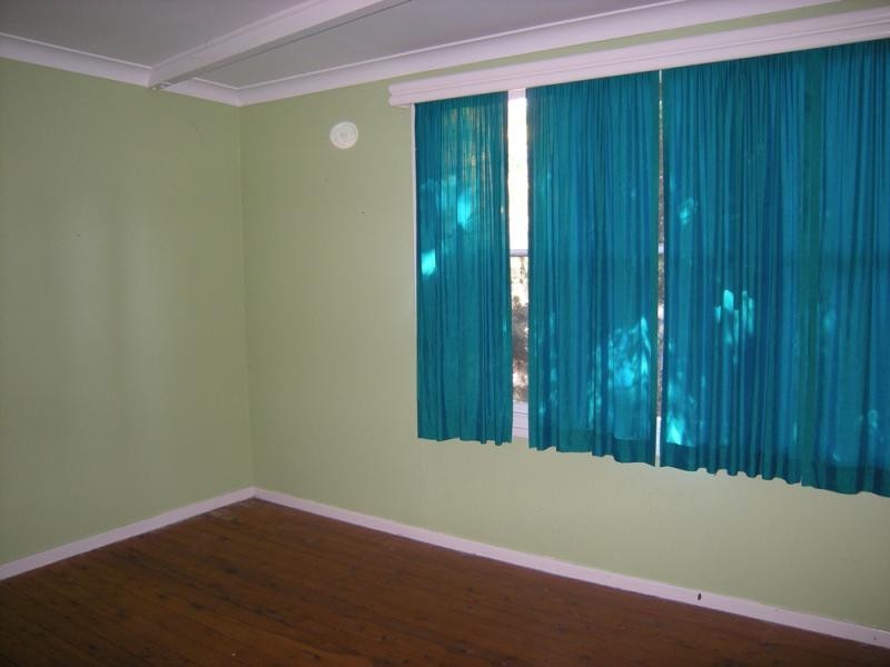 7 Kirkdale Rd, Kotara South NSW 2289