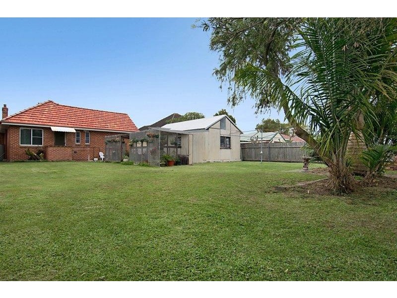 28 Clara St, Belmont South NSW 2280