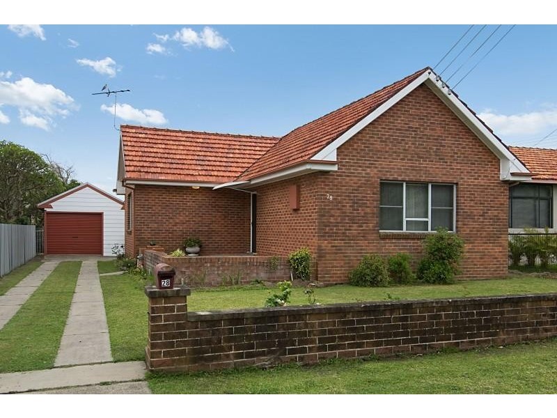 28 Clara St, Belmont South NSW 2280