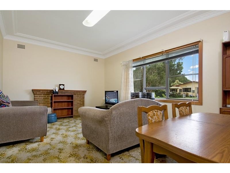 28 Clara St, Belmont South NSW 2280