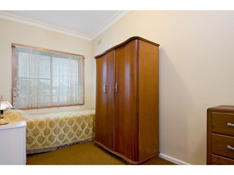 28 Clara St, Belmont South NSW 2280