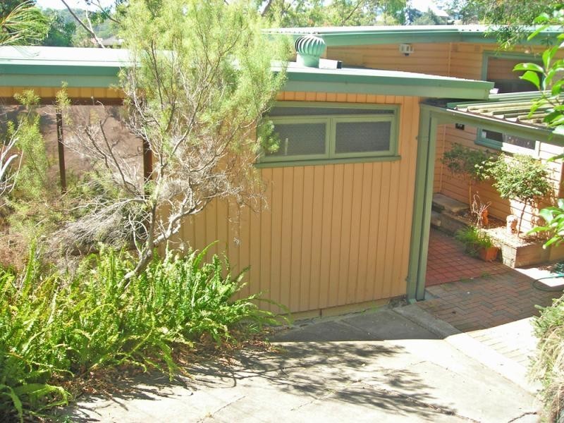 15 Johnson  St, Kotara NSW 2289