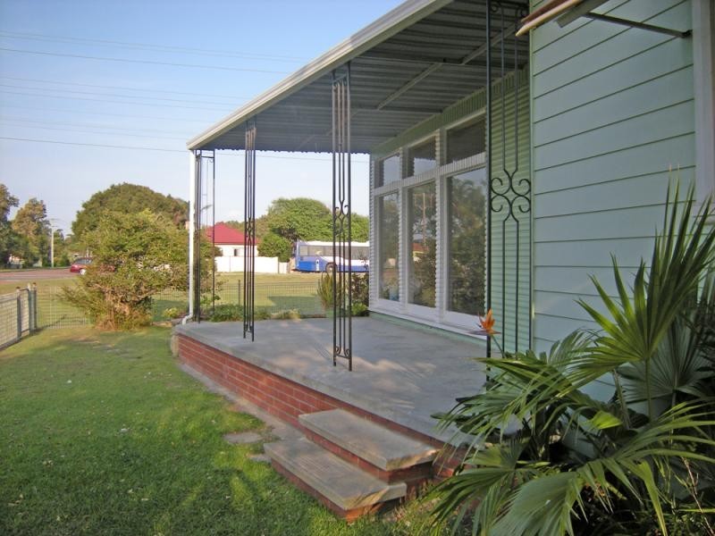 716 Pacific  Hwy, Belmont South NSW 2280