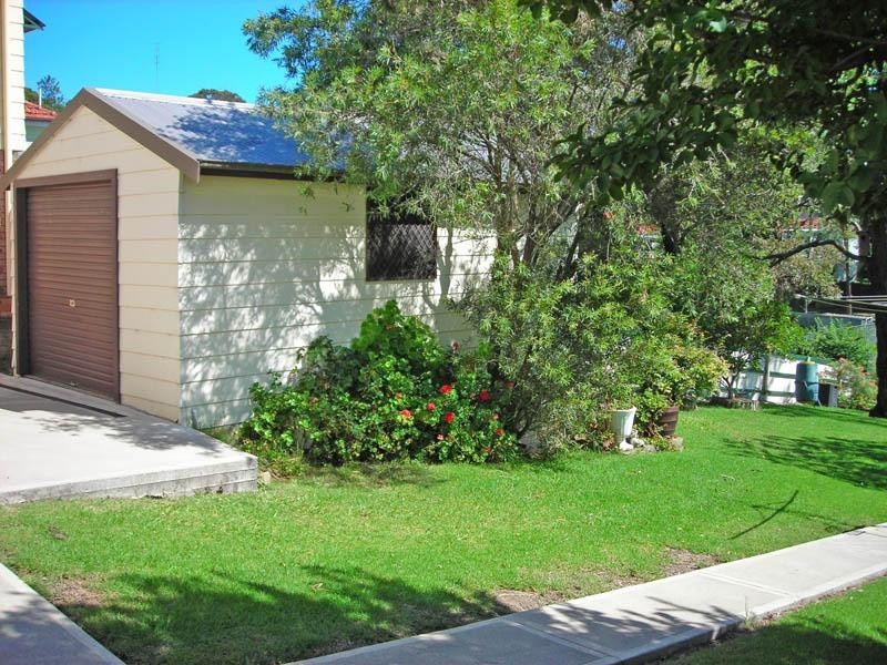 3 Norman St, Waratah West NSW 2298
