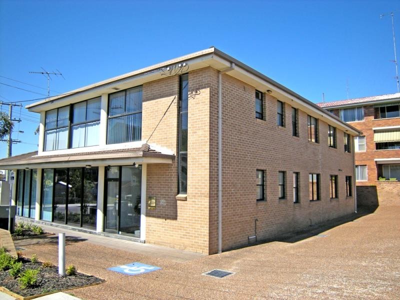 34 Macquarie St, Belmont NSW 2280