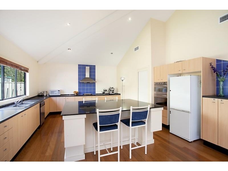 8 Brock Pl, Whitebridge NSW 2290