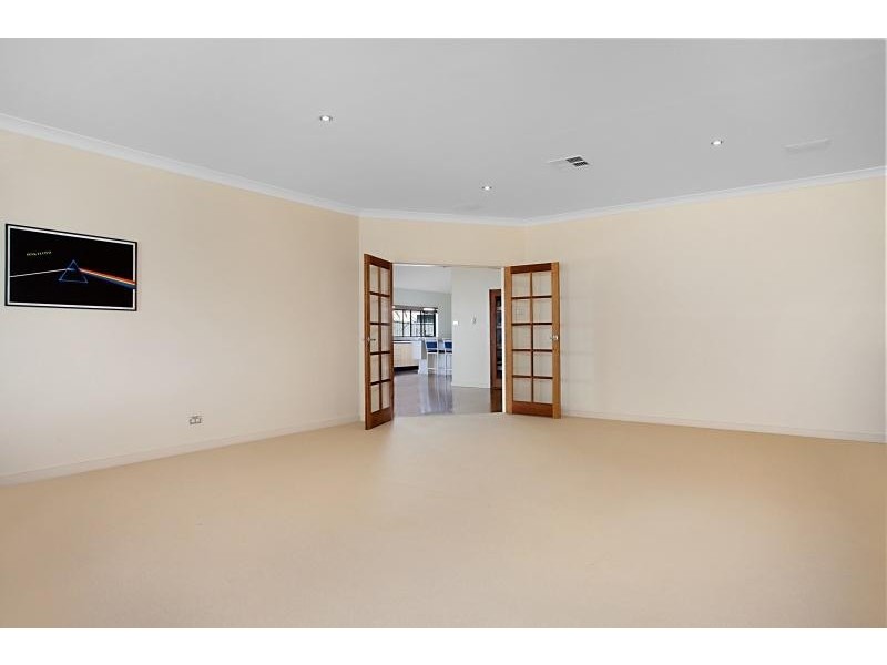 8 Brock Pl, Whitebridge NSW 2290