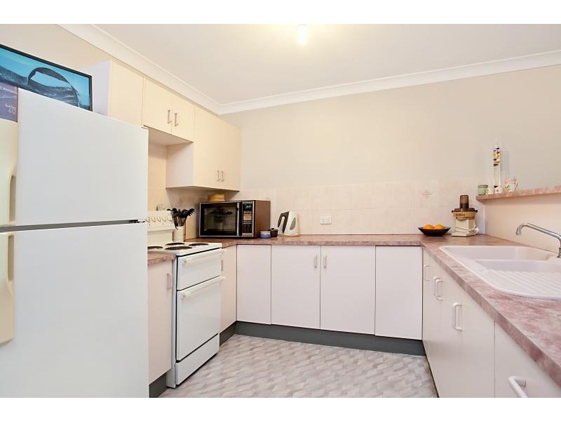 2/12 Madeleine Ave, Charlestown NSW 2290