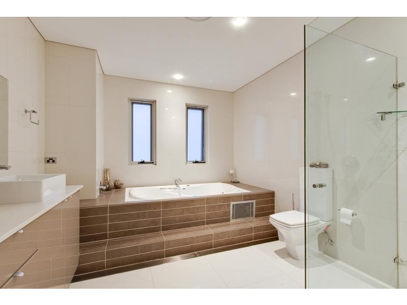 1 Bronzewing Tce, Bella Vista NSW 2153