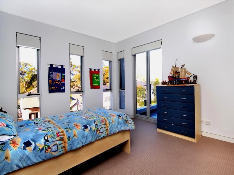 1 Bronzewing Tce, Bella Vista NSW 2153