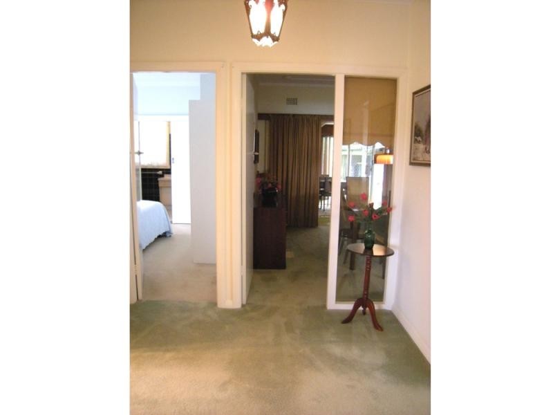 11 Ambrose St, Carey Bay NSW 2283