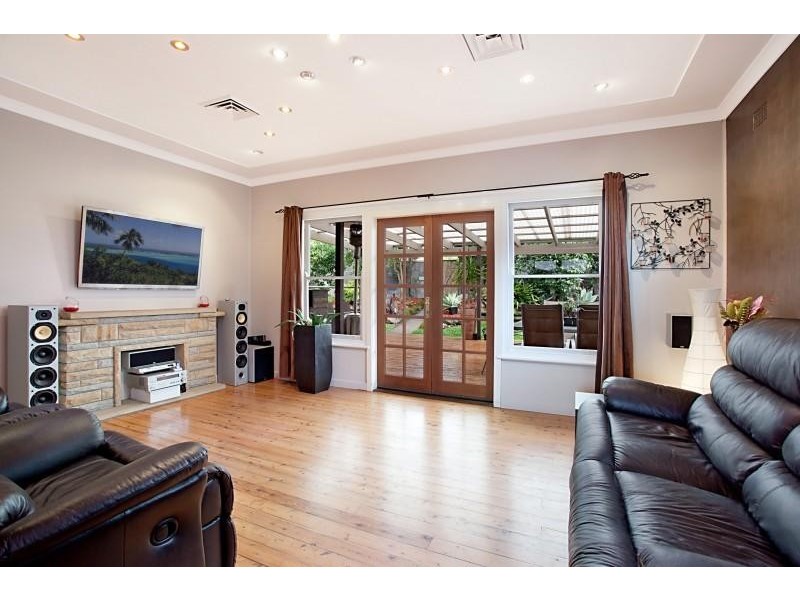 43 Rodway Pde, Kotara NSW 2289