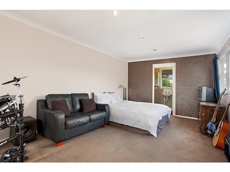 43 Rodway Pde, Kotara NSW 2289