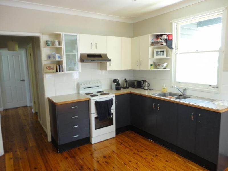 84 Berringar Rd, Valentine NSW 2280